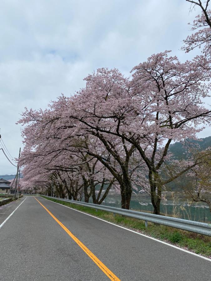 花緑里-Hanamidori-乙原のやど 岐阜下呂温泉郡上飛騨金山湖畔リゾート Gujo Esterno foto