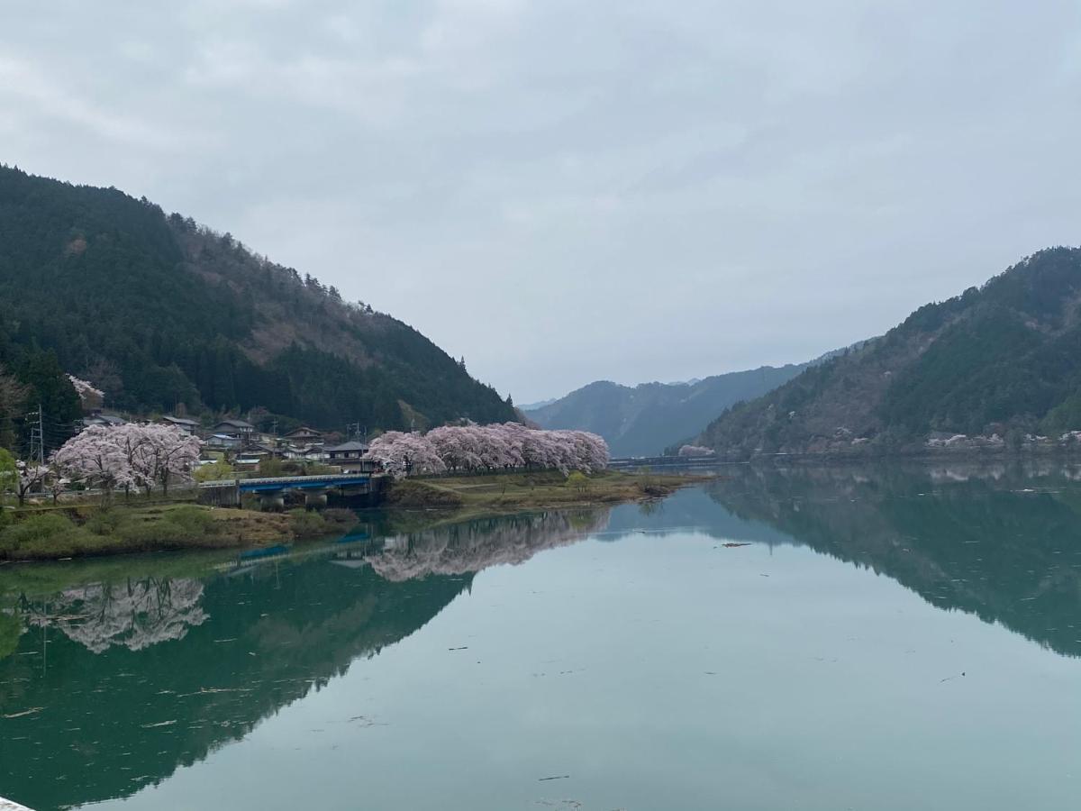 花緑里-Hanamidori-乙原のやど 岐阜下呂温泉郡上飛騨金山湖畔リゾート Gujo Esterno foto